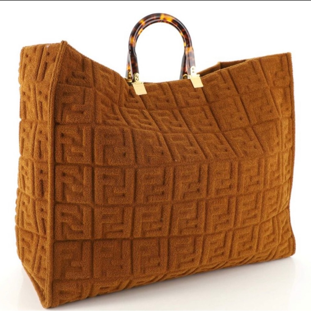 Fendi tote like new will upload more pics